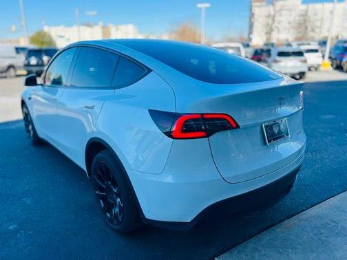 2024 Tesla Model Y Long Range