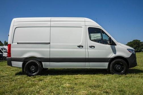 2025 Mercedes-Benz Sprinter 2500 Standard Roof