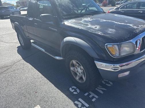 2004 Toyota Tacoma Xtracab
