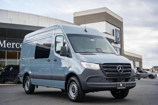2026 Mercedes-Benz Sprinter 2500 144 WB Standard Roof Crew