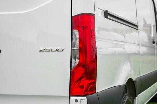 2025 Mercedes-Benz Sprinter 2500 Standard Roof