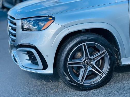 2025 Mercedes-Benz GLS 450 4MATIC