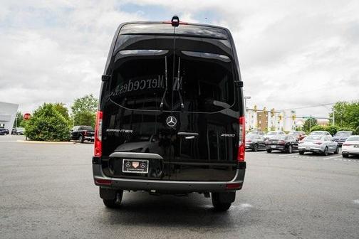 2025 Mercedes-Benz Sprinter 2500 144 WB Standard Roof Passenger