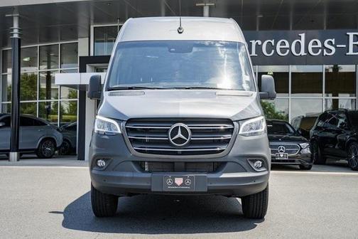 2024 Mercedes-Benz Sprinter 2500 144 WB Standard Roof Passenger