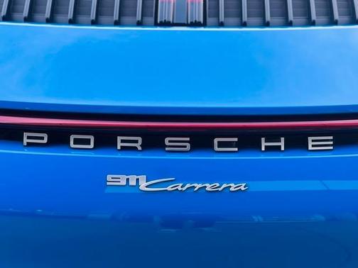 2022 Porsche 911 Carrera
