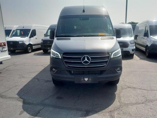 2024 Mercedes-Benz Sprinter 2500 144 WB Standard Roof Passenger