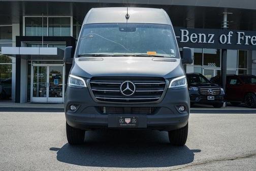 2024 Mercedes-Benz Sprinter 2500 144 WB Standard Roof Passenger