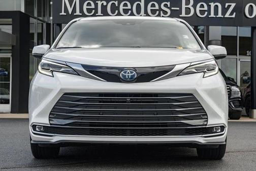 2023 Toyota Sienna Platinum 7 passenger