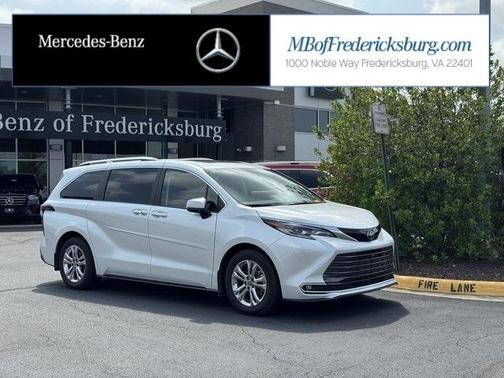 2023 Toyota Sienna Platinum 7 passenger