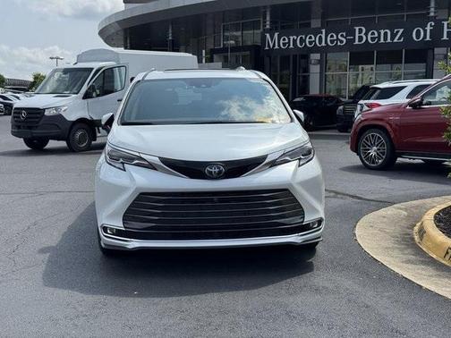 2023 Toyota Sienna Platinum 7 passenger