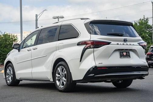 2023 Toyota Sienna Platinum 7 passenger