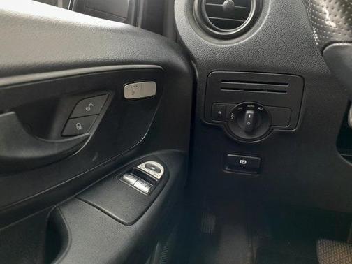 2018 Mercedes-Benz Metris Base