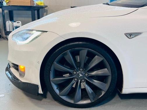 2016 Tesla Model S 75D