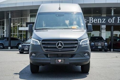 2024 Mercedes-Benz Sprinter 2500 144 WB Standard Roof Passenger