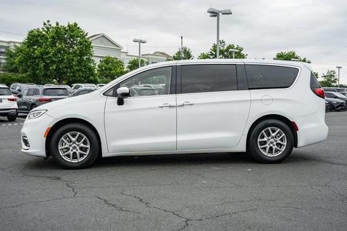 2023 Chrysler Pacifica Touring-L