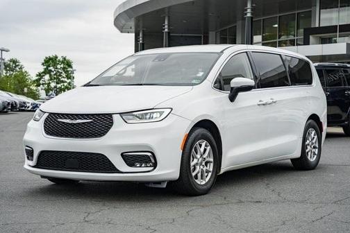 2023 Chrysler Pacifica Touring-L