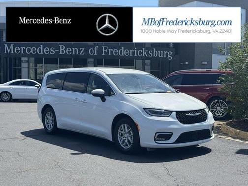 2023 Chrysler Pacifica Touring-L