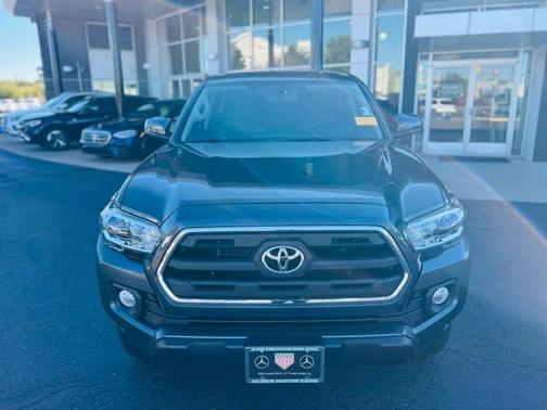 2017 Toyota Tacoma SR