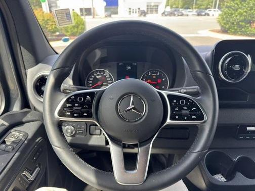 2024 Mercedes-Benz Sprinter 2500 144 WB Standard Roof Passenger