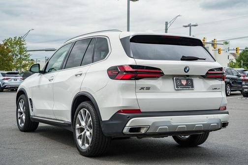 Alpine White 2026 BMW X5 xDrive40i