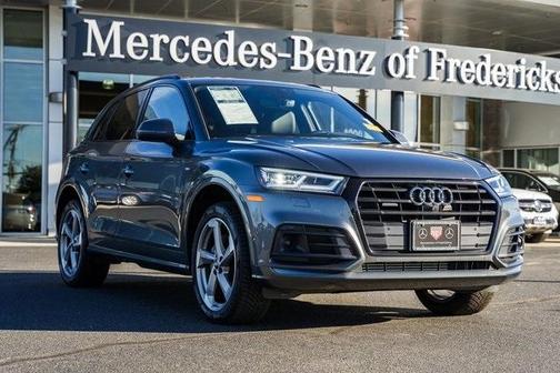 2020 Audi Q5 45 Titanium Premium