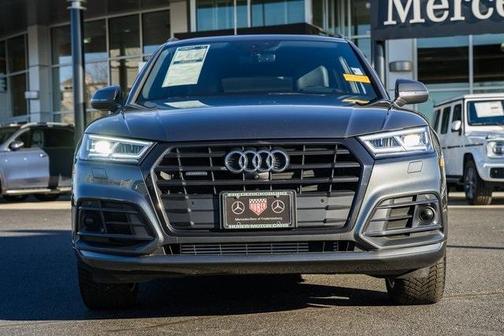 2020 Audi Q5 45 Titanium Premium