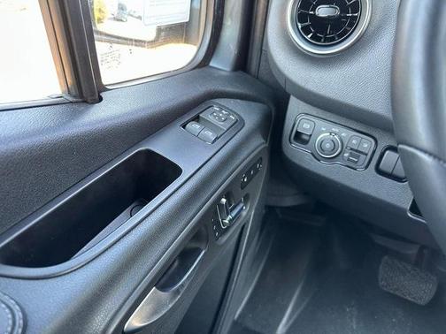 2024 Mercedes-Benz Sprinter 2500 144 WB Standard Roof Passenger