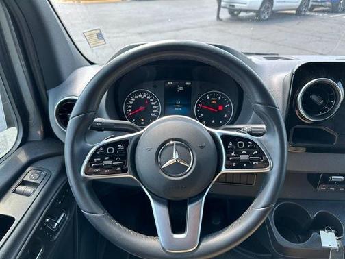 2024 Mercedes-Benz Sprinter 2500 144 WB Standard Roof Passenger