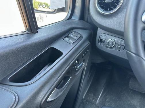 2024 Mercedes-Benz Sprinter 2500 144 WB Standard Roof Passenger