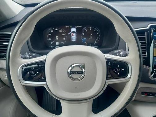 2022 Volvo XC90 T6 Inscription 6 Passenger