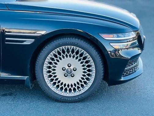 2022 Genesis G80 2.5T