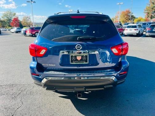 2019 Nissan Pathfinder SV