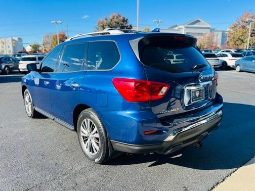 2019 Nissan Pathfinder SV