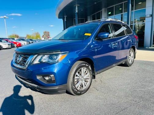 2019 Nissan Pathfinder SV