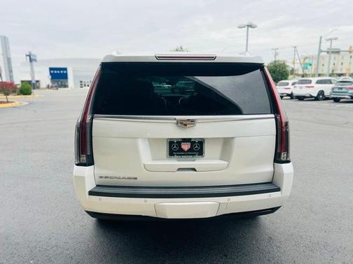 2019 Cadillac Escalade Luxury