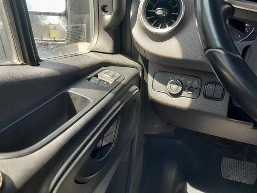 2022 Mercedes-Benz Sprinter 2500 144 WB Standard Roof Passenger