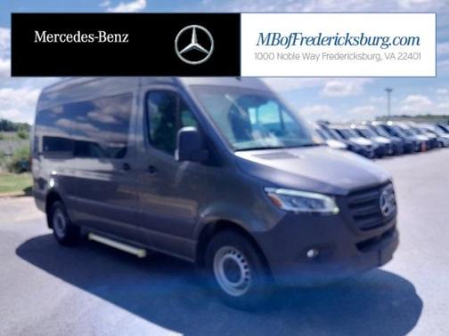 2022 Mercedes-Benz Sprinter 2500 144 WB Standard Roof Passenger