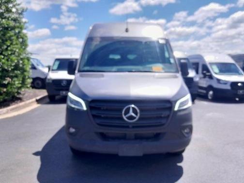 2022 Mercedes-Benz Sprinter 2500 144 WB Standard Roof Passenger