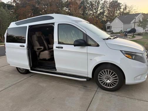 2023 Mercedes-Benz Metris Base