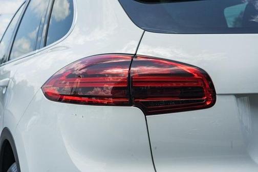 2017 Porsche Cayenne Base