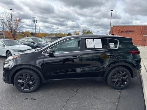 2022 Kia Sportage LX