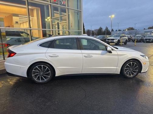 2022 Hyundai SONATA Limited