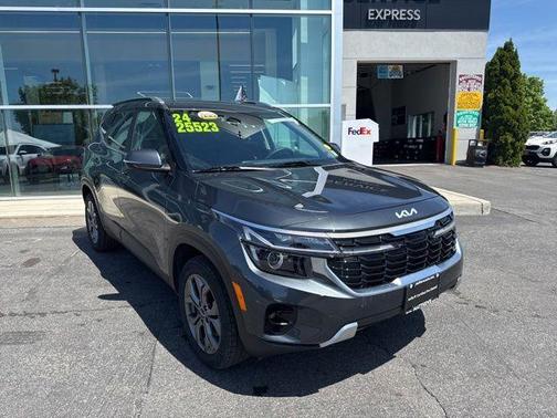 Gray 2024 Kia Seltos S