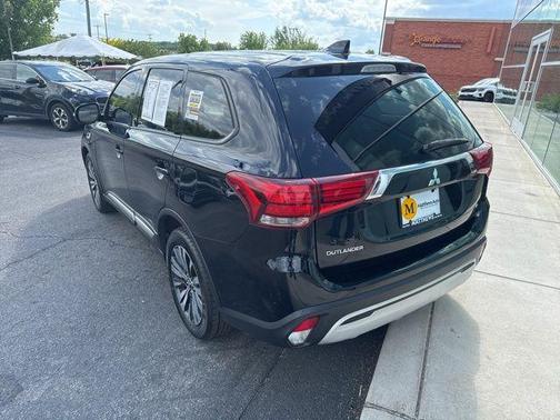 Black 2020 Mitsubishi Outlander ES