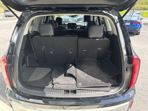 Ebony Black 2024 Kia Telluride LX