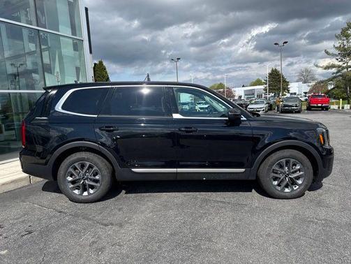 Ebony Black 2024 Kia Telluride LX