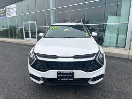 White Pearl 2023 Kia Sportage EX