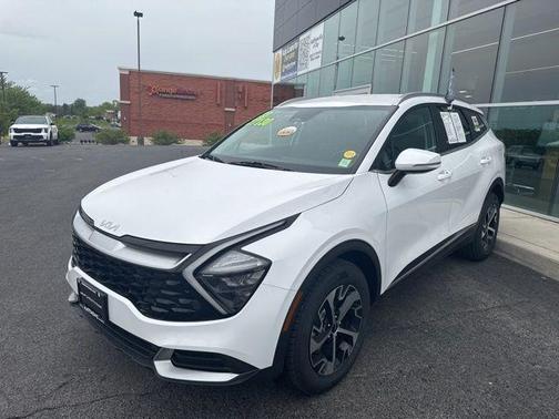 White Pearl 2023 Kia Sportage EX