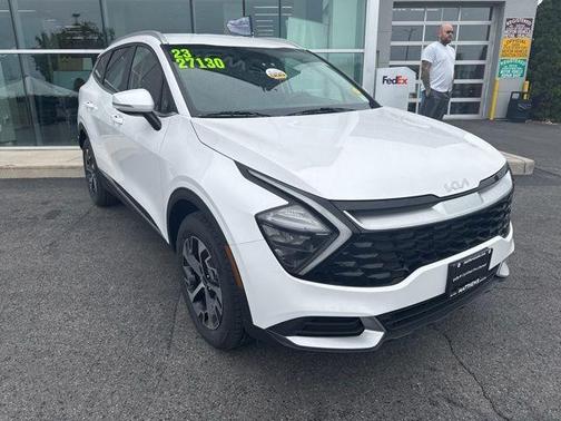 White Pearl 2023 Kia Sportage EX