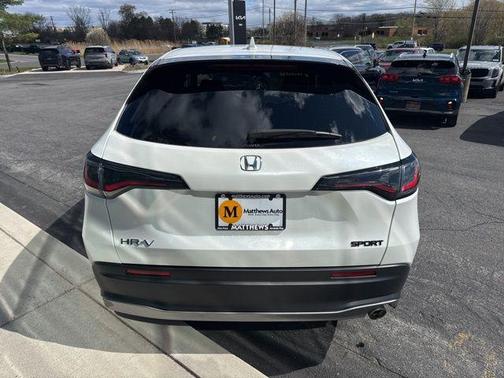 White 2023 Honda HR-V Sport
